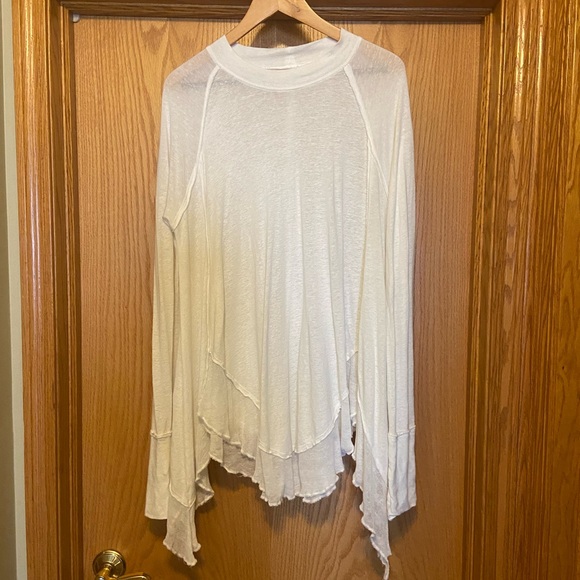 New! We the Free small oversized white crew top - Picture 2 of 3